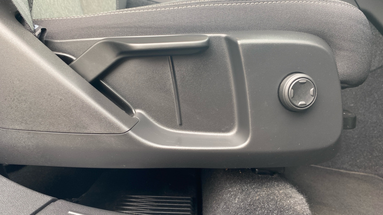 Volvo XC40 2.0 B3P Core 5dr Auto Petrol Estate